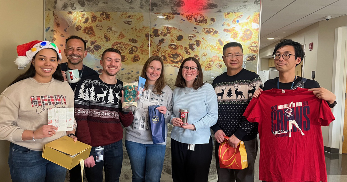 Bosque Lab Members Celebrate the Holidays